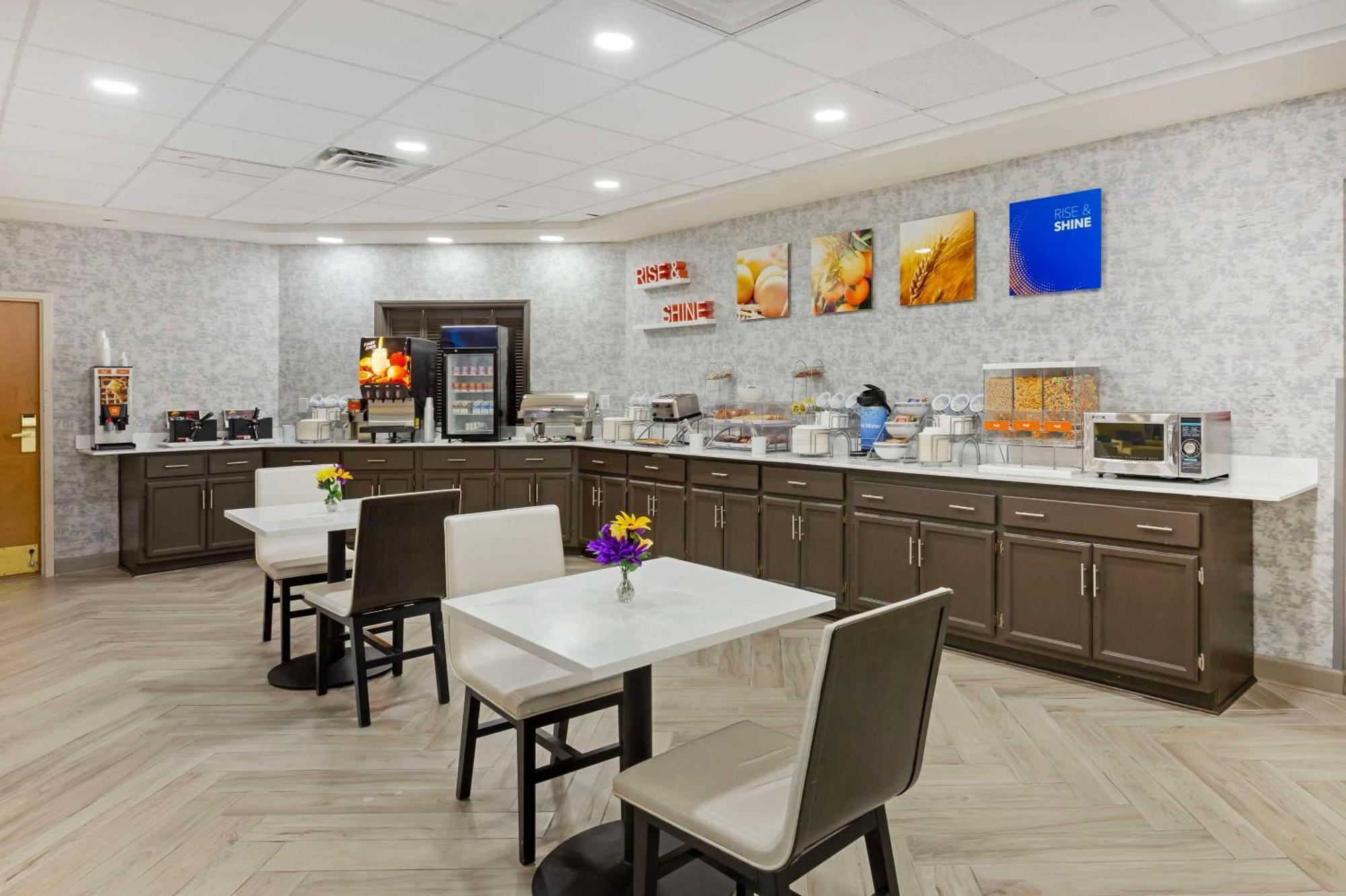 גרינוויל Comfort Inn & Suites מראה חיצוני תמונה